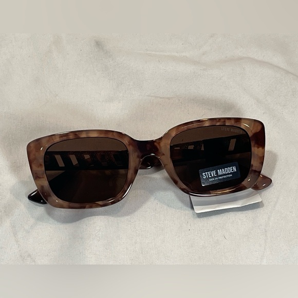 NWT Steve Madden Brown Tortoise Sunglasses - Picture 2 of 6